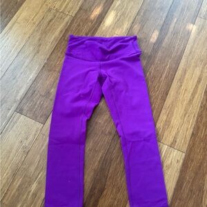 Lululemon Athletica Purple Leggings (Crop/Capri)